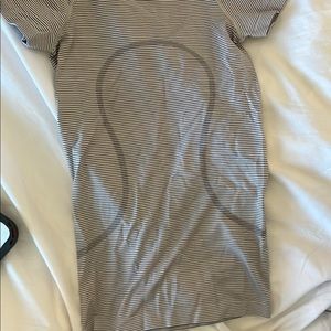 SWIFTLY TECH SHORT SLEEVE 2.0